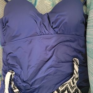 Apt 9 /Kohls: lot of two tankini tops SML